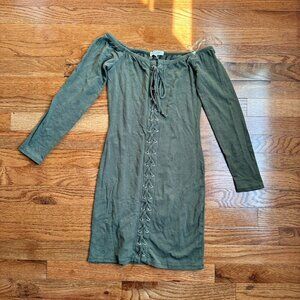 Hart & Hips off the shoulder green dress